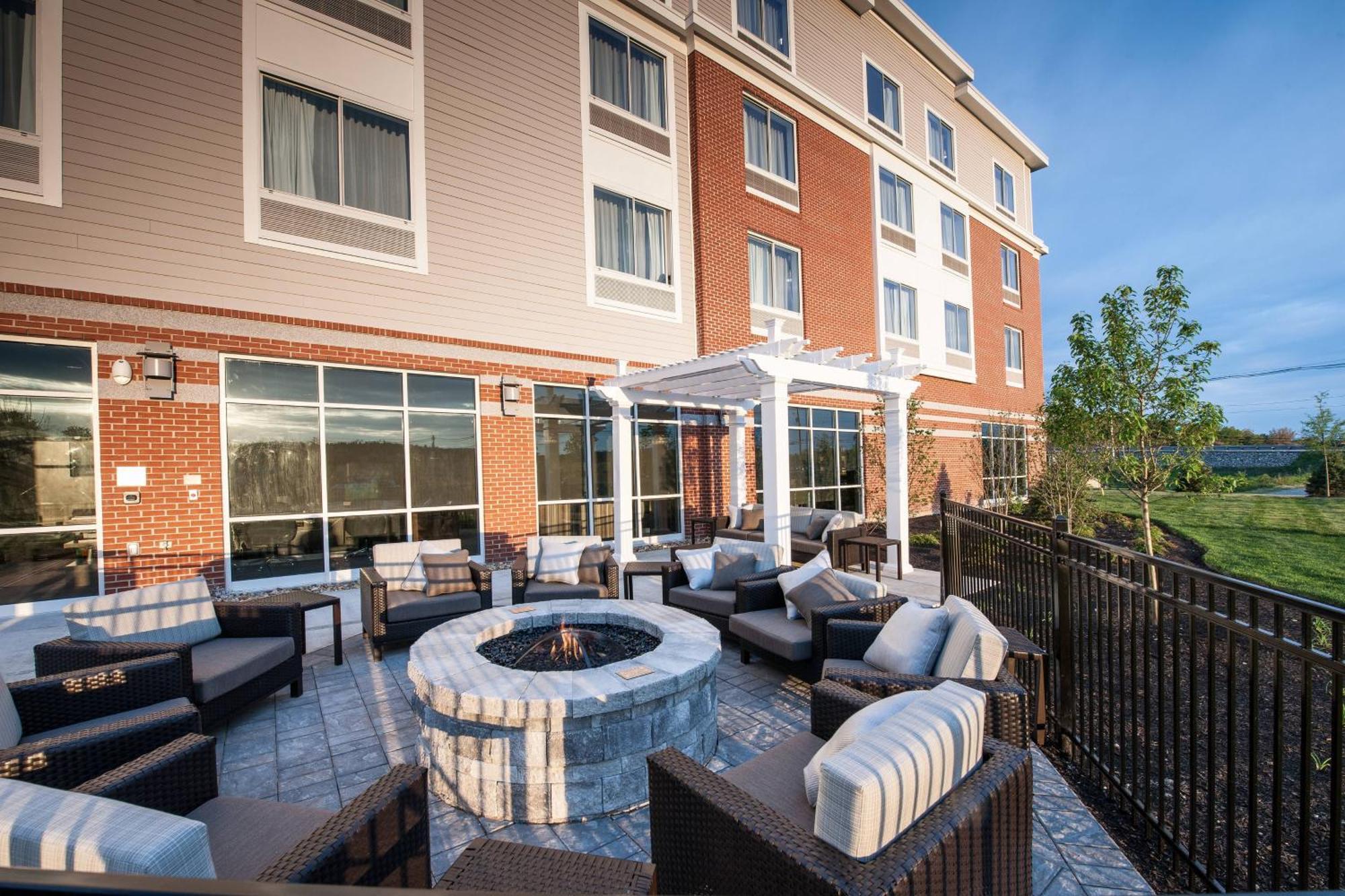 Courtyard By Marriott Boston Littleton Otel Dış mekan fotoğraf