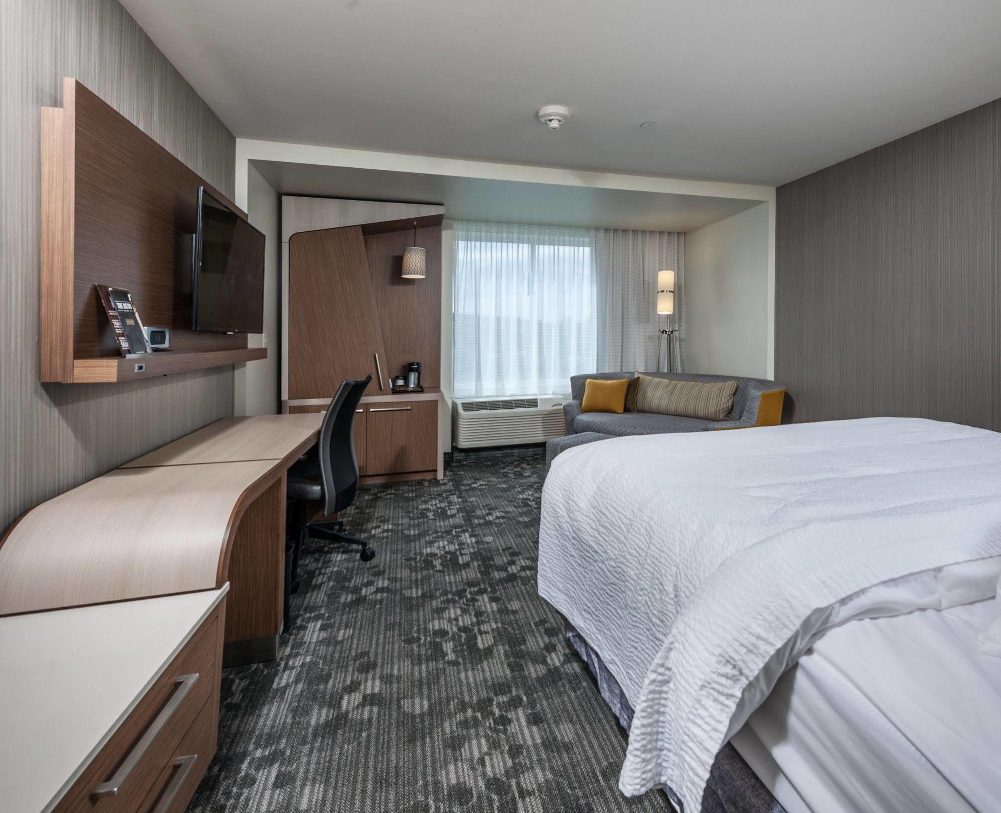 Courtyard By Marriott Boston Littleton Otel Dış mekan fotoğraf