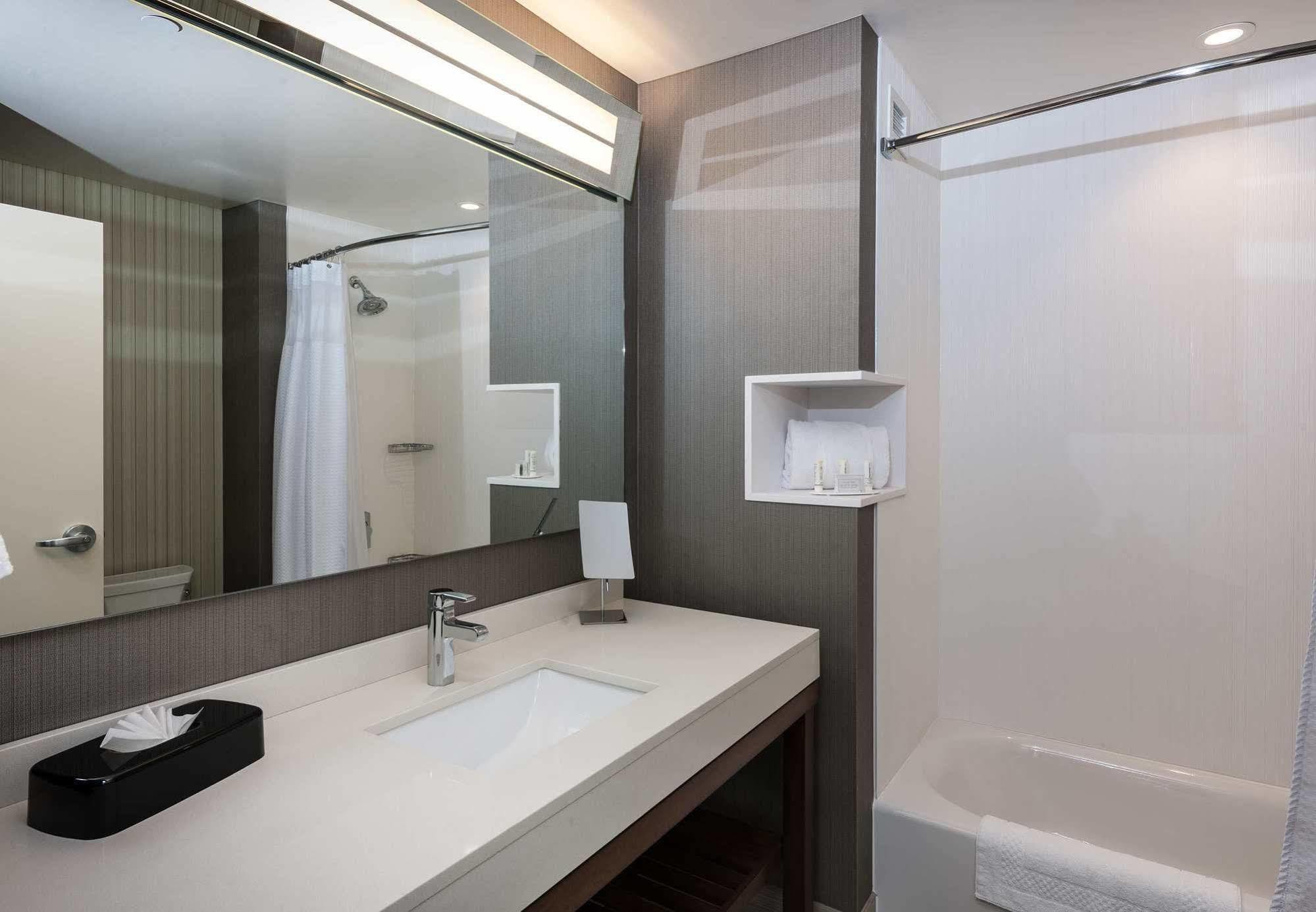 Courtyard By Marriott Boston Littleton Otel Dış mekan fotoğraf