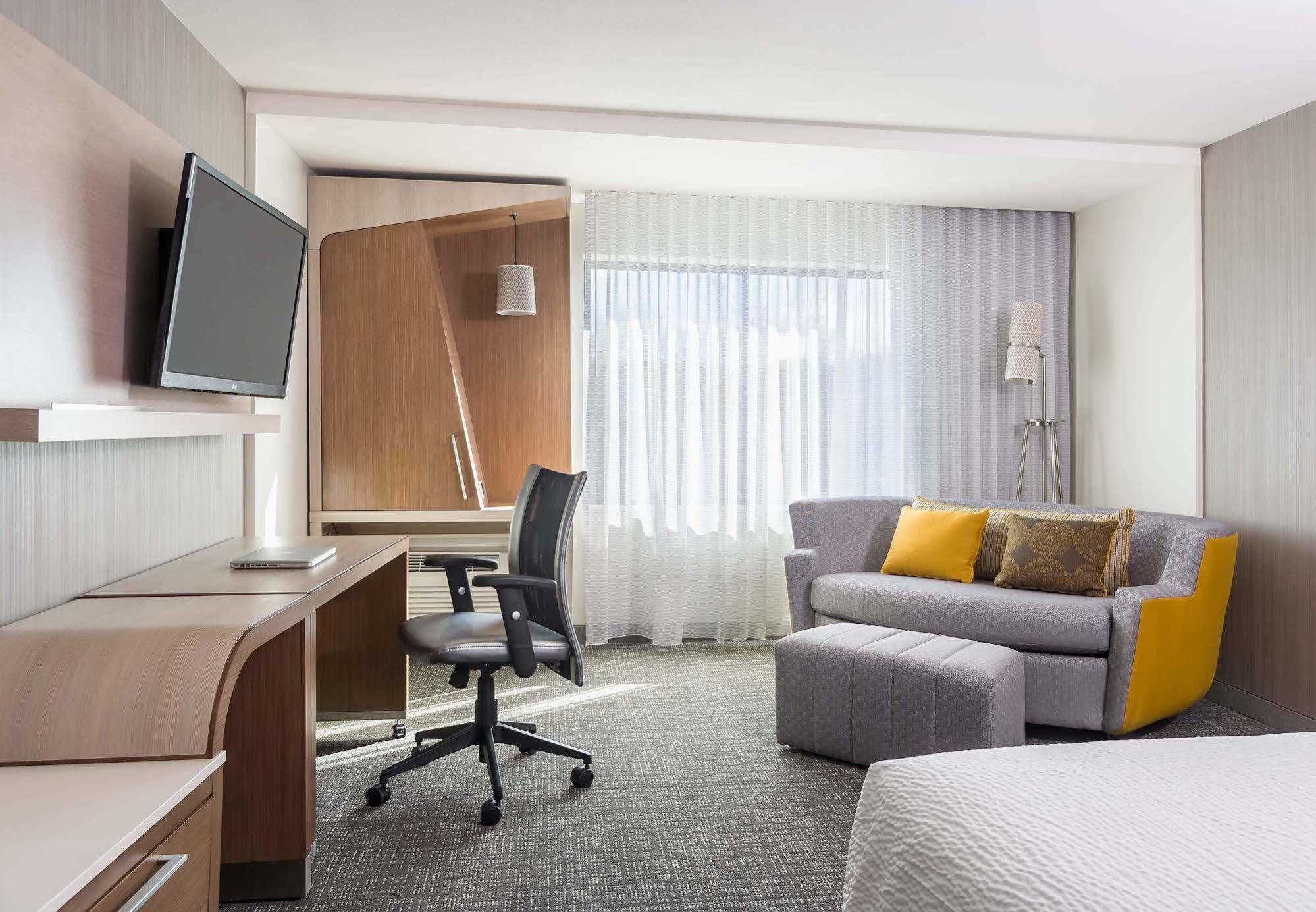 Courtyard By Marriott Boston Littleton Otel Dış mekan fotoğraf
